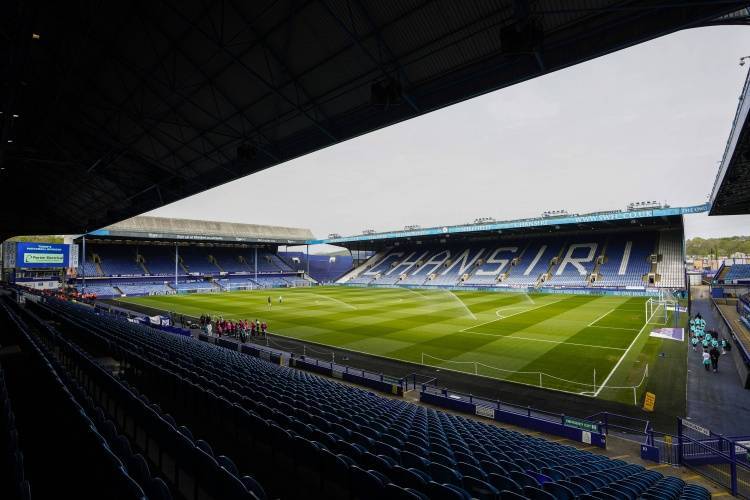 前英超队破产,球迷花23万欧买周边拯救球队,泰国老板被扫地出门